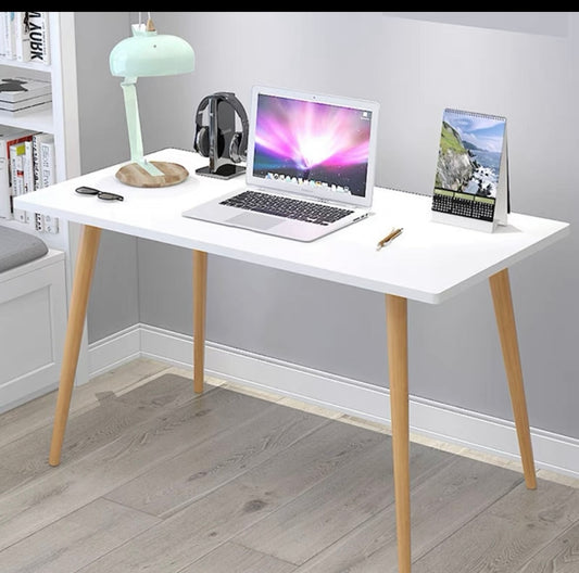 Table Scandinave